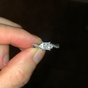 Princess-Cut Promise Ring💍